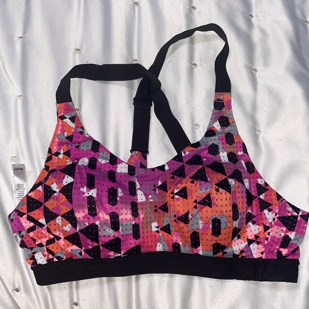 Victoria’s Secret sports Bra